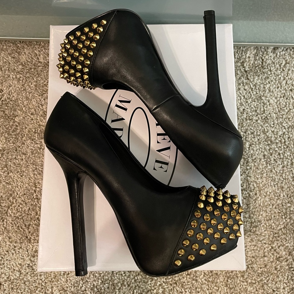 Steve Madden Black/Gold stud spike platform heels. Size 6